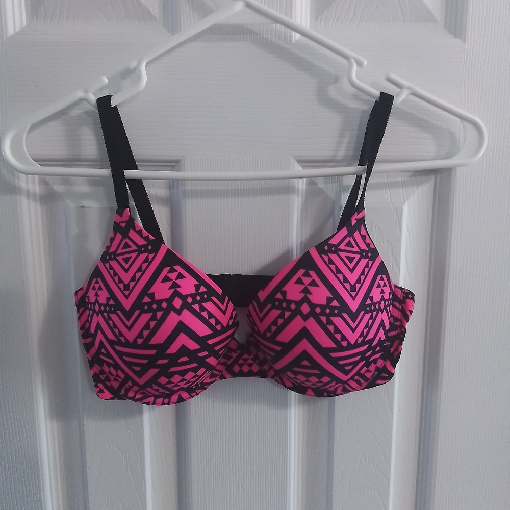 Pink Victorias Secret Push Up Bra - Picture 1 of 3
